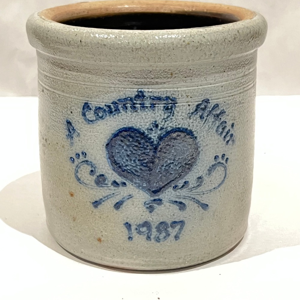 Rockdale Union Stoneware 1987 Country Affair Crock Heart Motif Cobalt Vintage